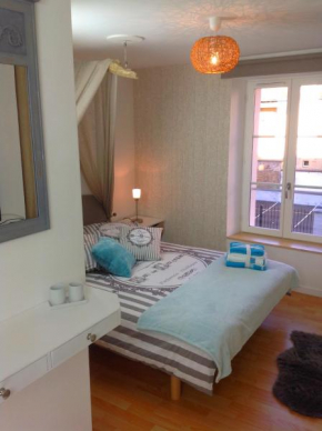 Отель Appartement sur 3 niveaux centre ville CAEN  Кан